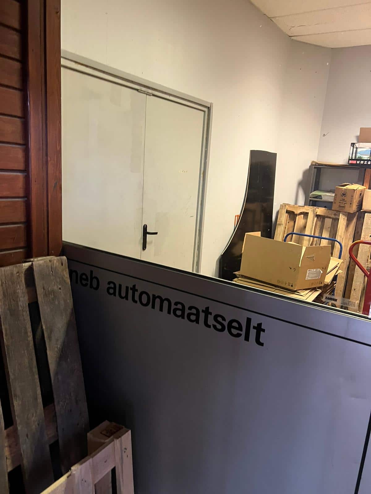 Anda üürile ladu eraldi sissepääsuga ja ilusate kontoritega photo 13