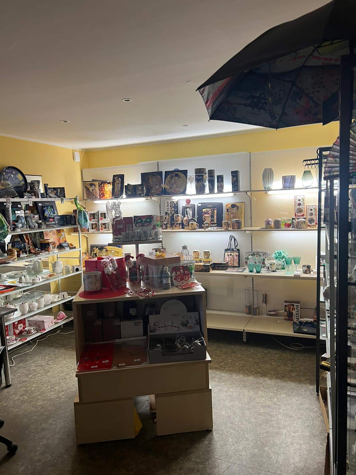 Anda üürile ladu eraldi sissepääsuga ja ilusate kontoritega photo 14
