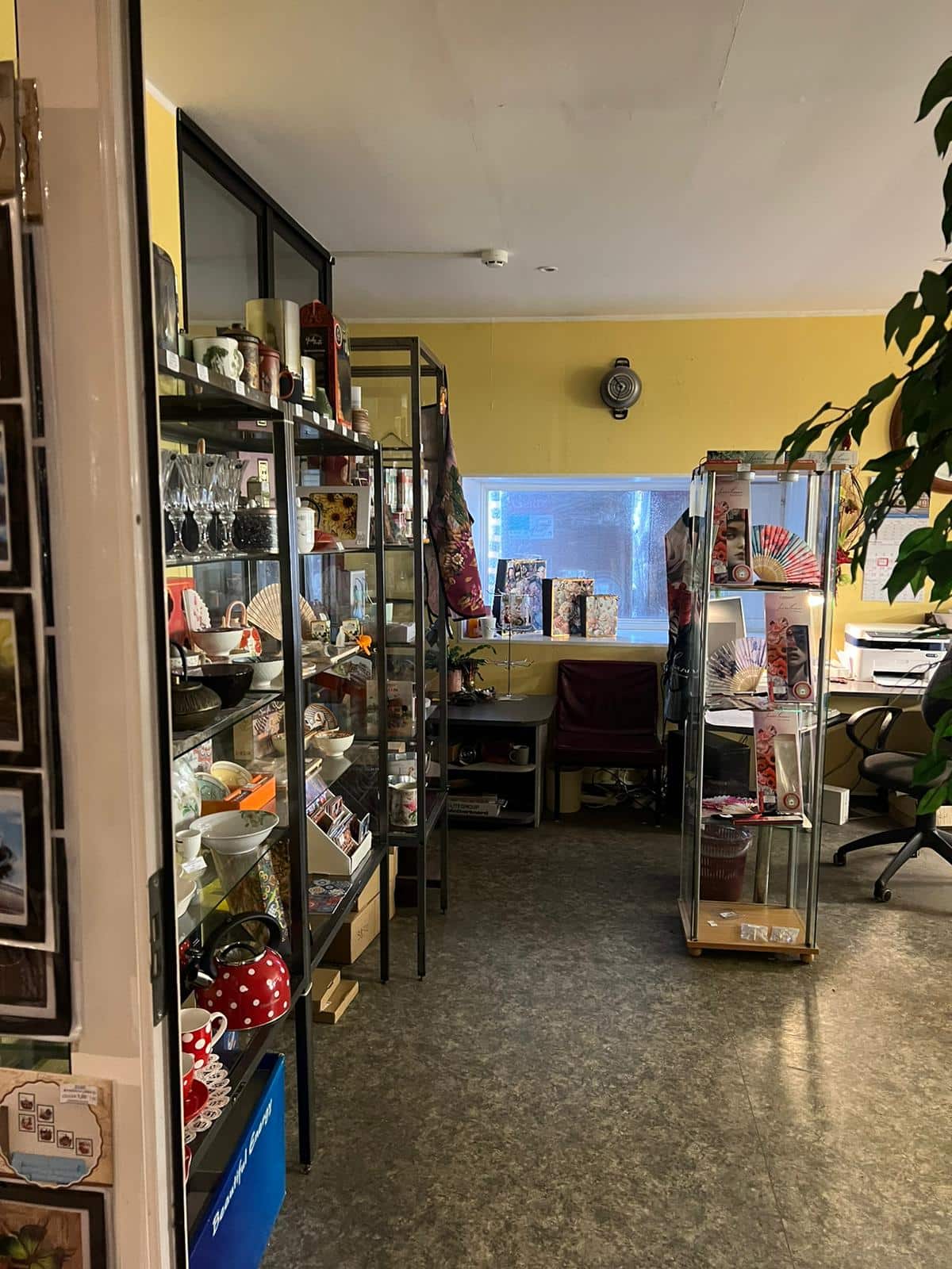 Anda üürile ladu eraldi sissepääsuga ja ilusate kontoritega photo 15