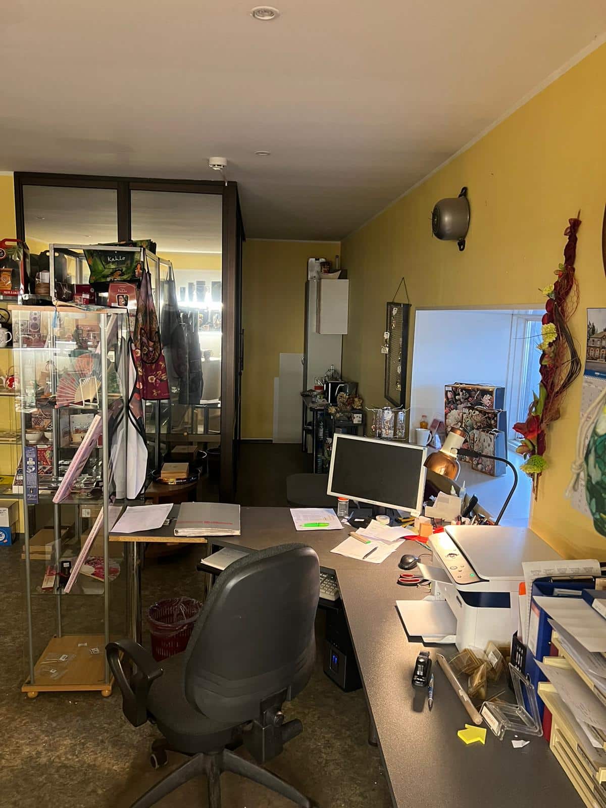 Anda üürile ladu eraldi sissepääsuga ja ilusate kontoritega photo 2