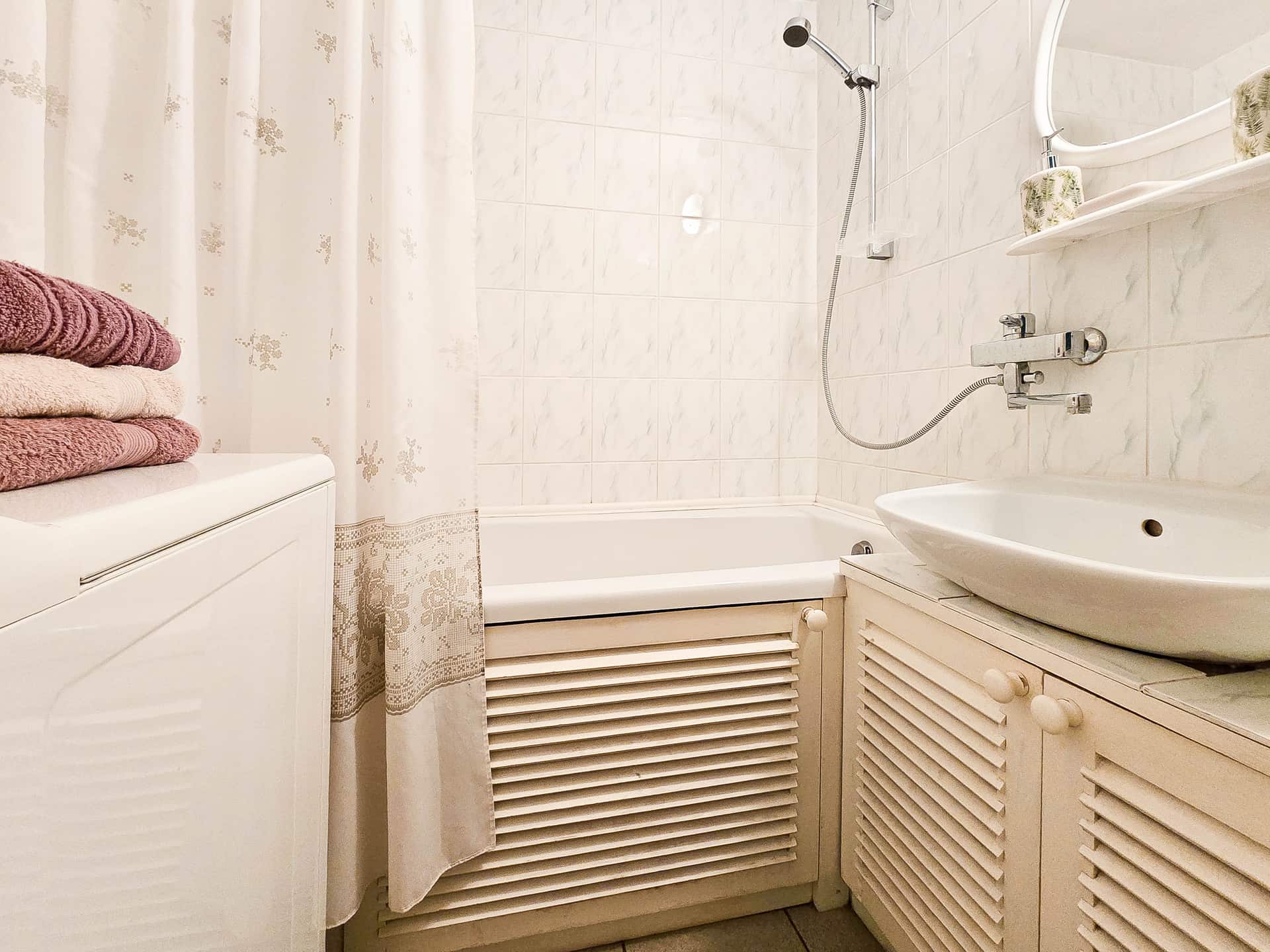 Vaikne korter vaatega sisehoovi heas piirkonnas! photo 17