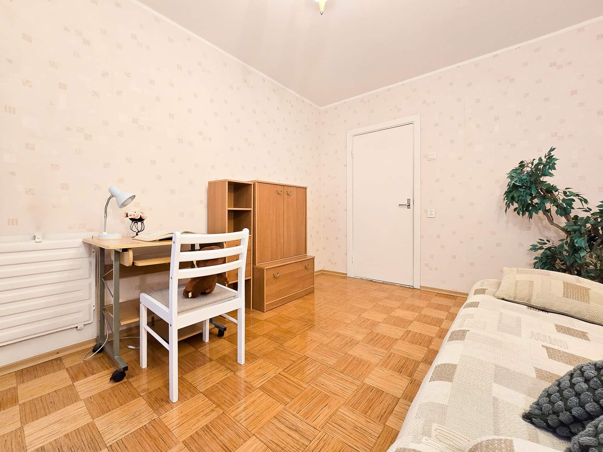 Vaikne korter vaatega sisehoovi heas piirkonnas! photo 10