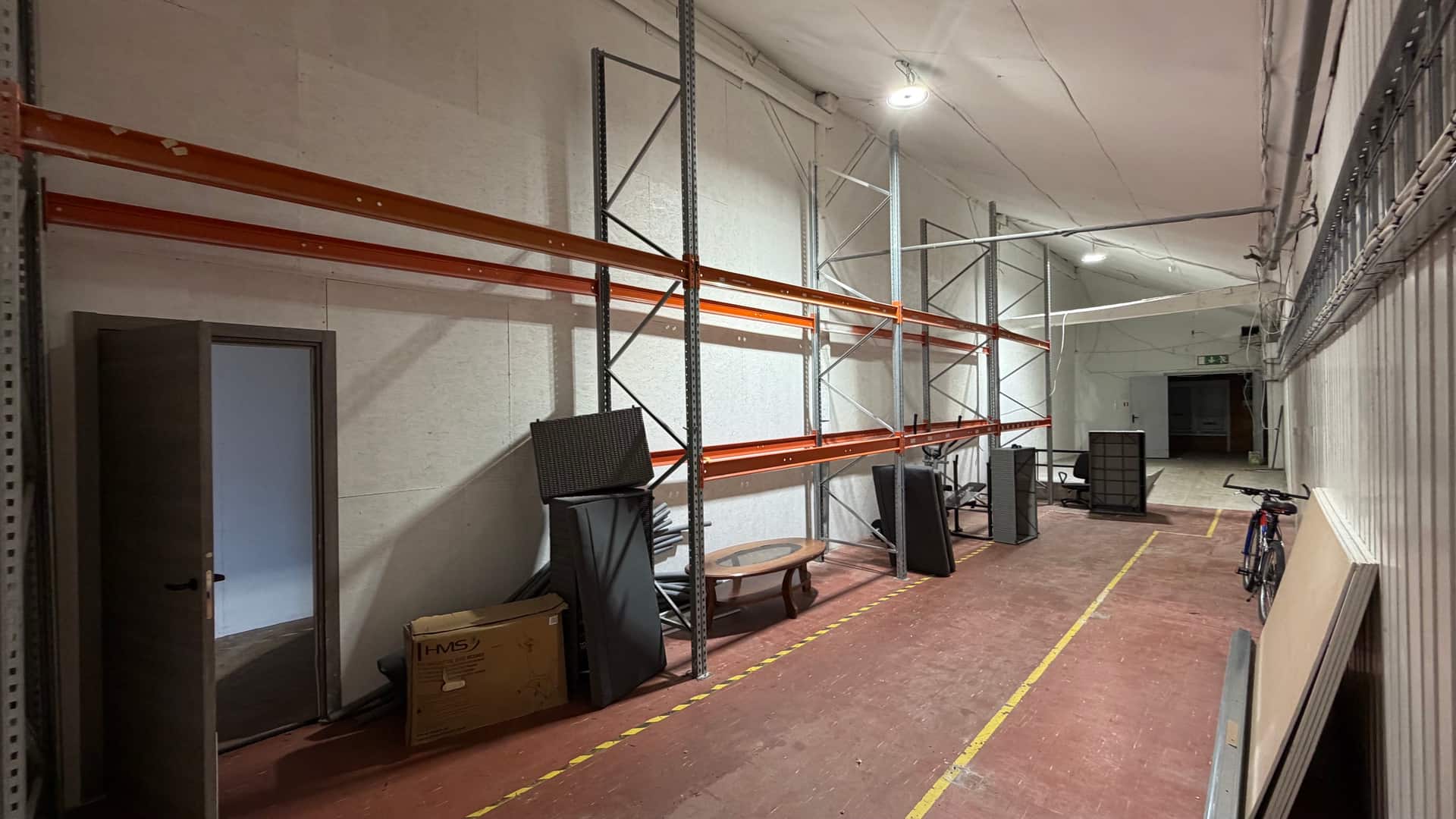 Anda üürile ladu eraldi sissepääsuga ja ilusate kontoritega photo 1