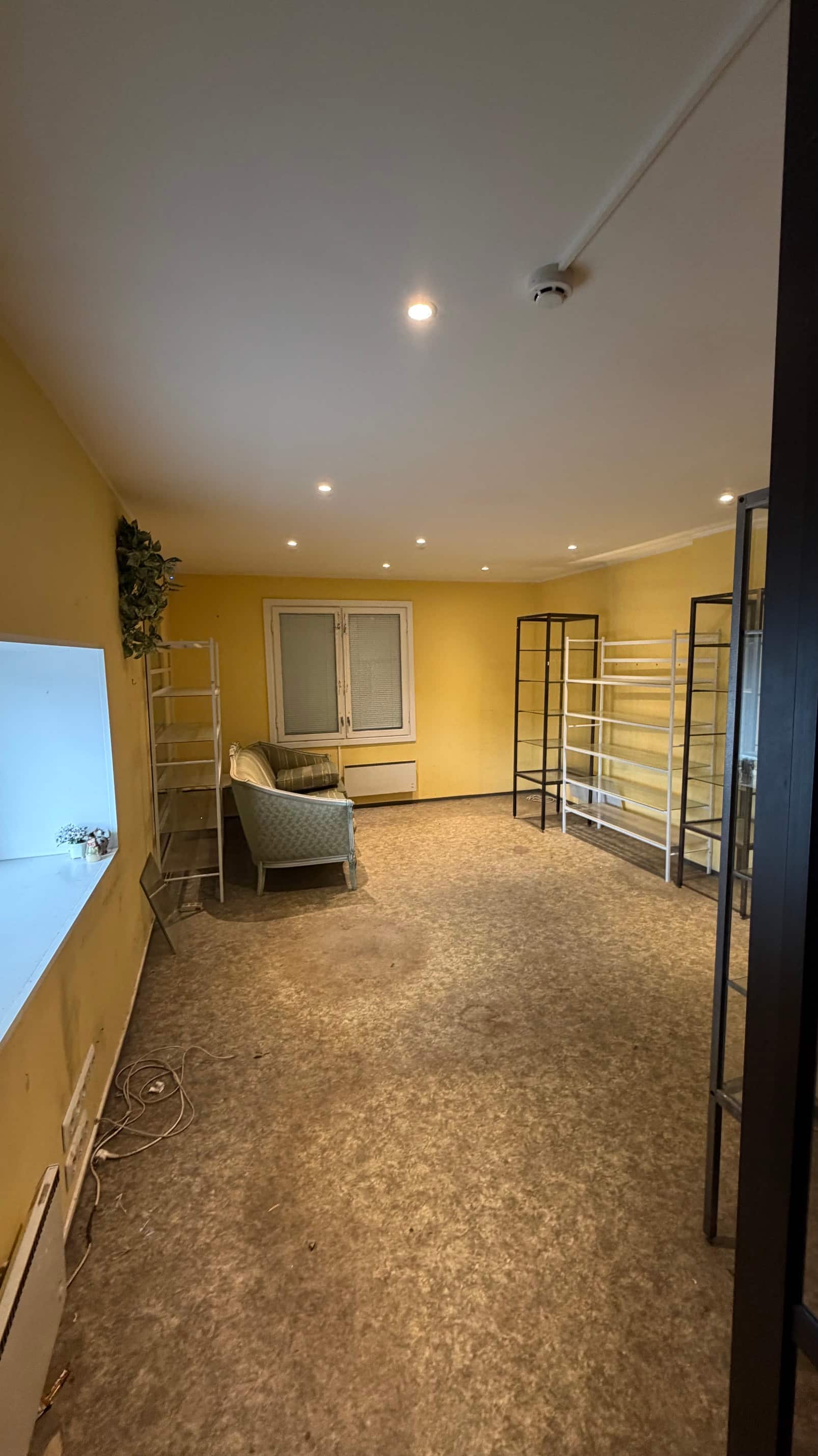 Anda üürile ladu eraldi sissepääsuga ja ilusate kontoritega photo 14